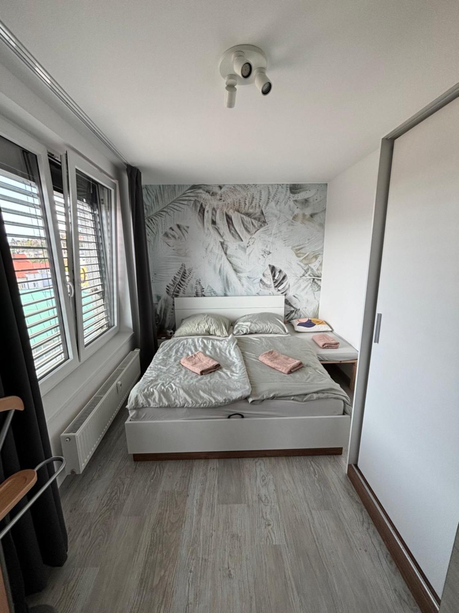 Premiere Apartment Bratislava - Private Parking Екстер'єр фото