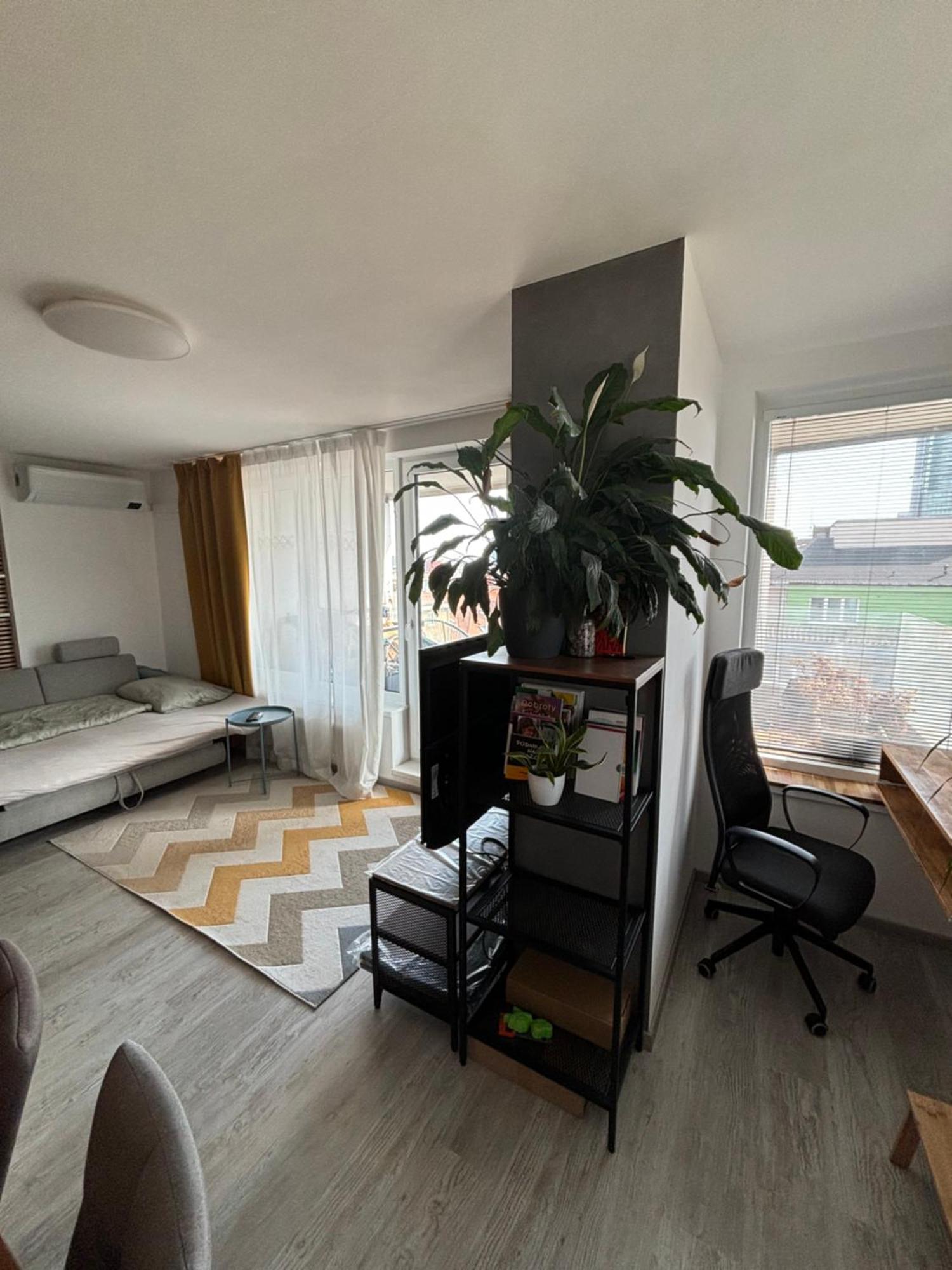 Premiere Apartment Bratislava - Private Parking Екстер'єр фото
